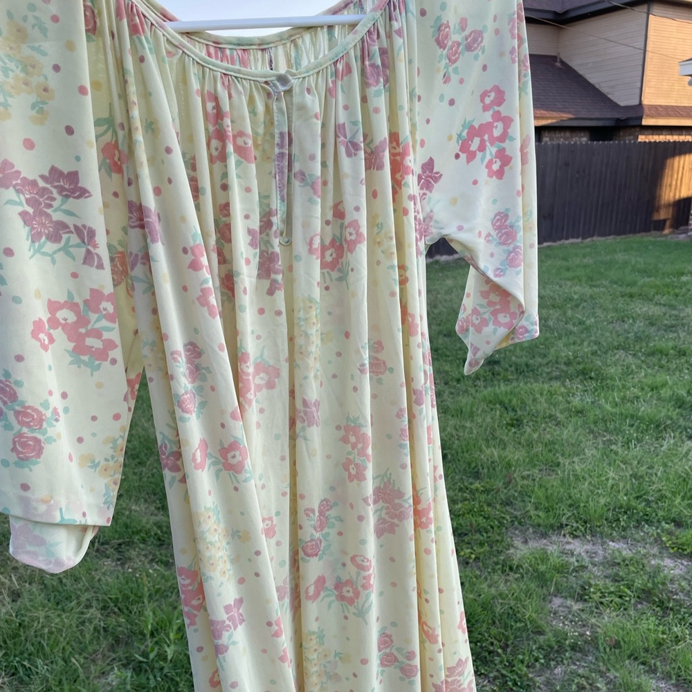 Vintage Mistee yellow floral sleeping gown